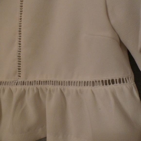 Cropped white peplum top! Detailed sleeve and mid - Picture 3 of 5